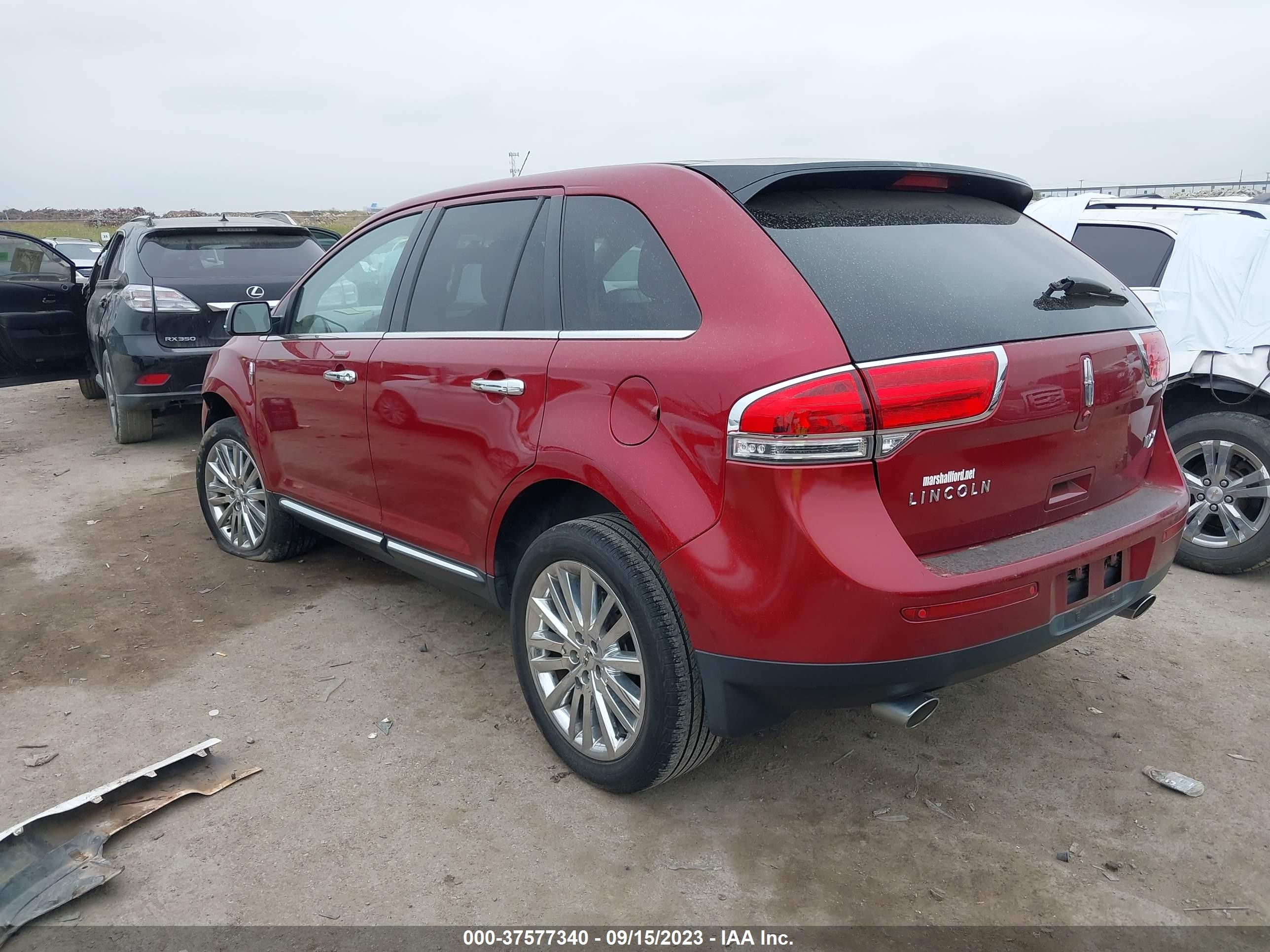 Photo 2 VIN: 2LMDJ6JK8FBL29358 - LINCOLN MKX 