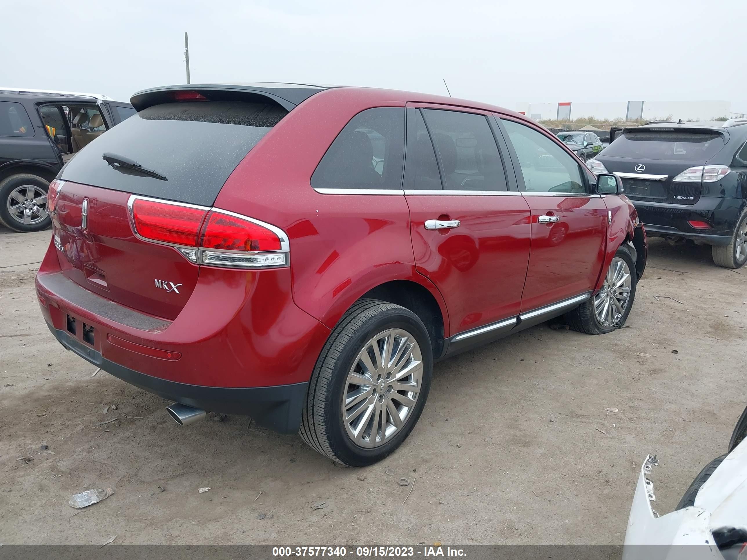 Photo 3 VIN: 2LMDJ6JK8FBL29358 - LINCOLN MKX 