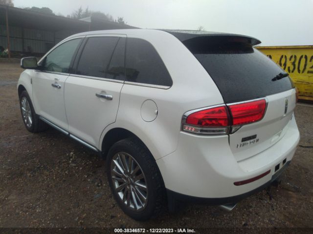 Photo 2 VIN: 2LMDJ6JK9BBJ10001 - LINCOLN MKX 