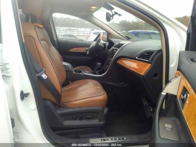 Photo 4 VIN: 2LMDJ6JK9BBJ10001 - LINCOLN MKX 