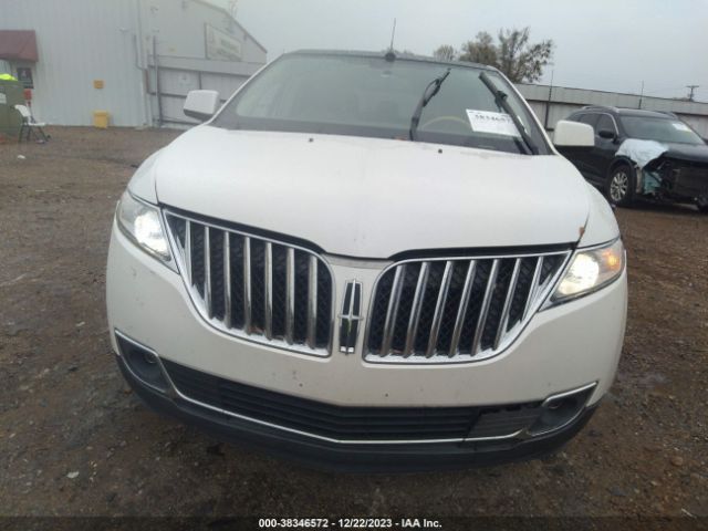 Photo 5 VIN: 2LMDJ6JK9BBJ10001 - LINCOLN MKX 