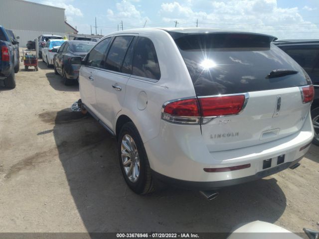 Photo 2 VIN: 2LMDJ6JK9BBJ30779 - LINCOLN MKX 