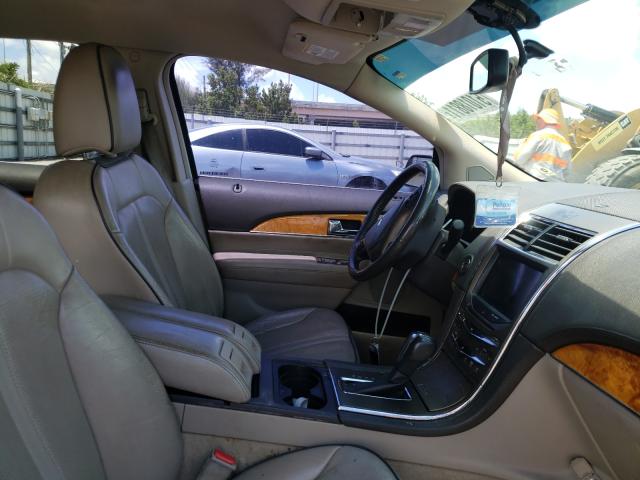 Photo 4 VIN: 2LMDJ6JKXBBJ30497 - LINCOLN MKX 