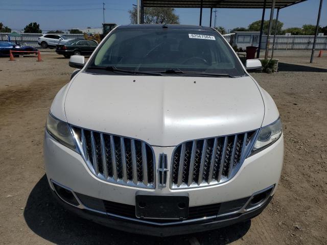 Photo 4 VIN: 2LMDJ6JKXCBL04635 - LINCOLN MKX 