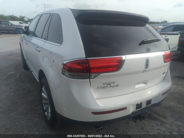 Photo 2 VIN: 2LMDJ6JKXCBL11049 - LINCOLN MKX 