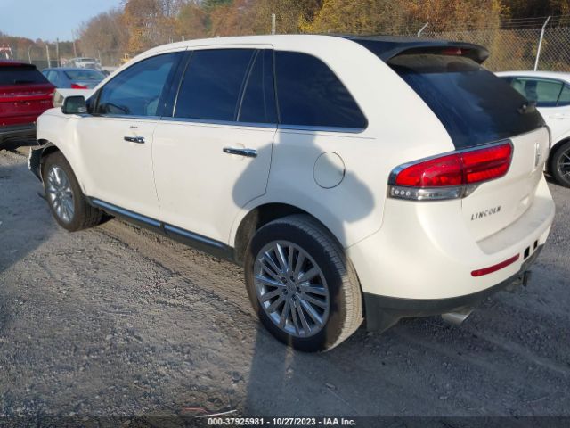 Photo 2 VIN: 2LMDJ6JKXCBL11908 - LINCOLN MKX 