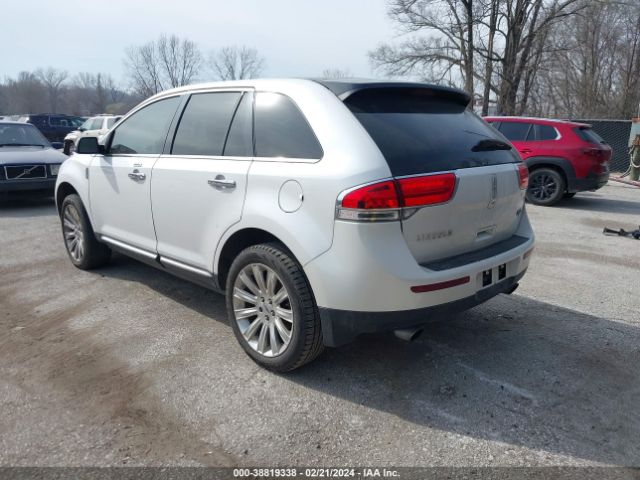 Photo 2 VIN: 2LMDJ6JKXEBL12673 - LINCOLN MKX 