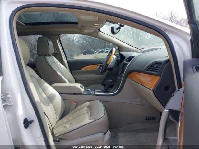 Photo 4 VIN: 2LMDJ6JKXEBL12673 - LINCOLN MKX 