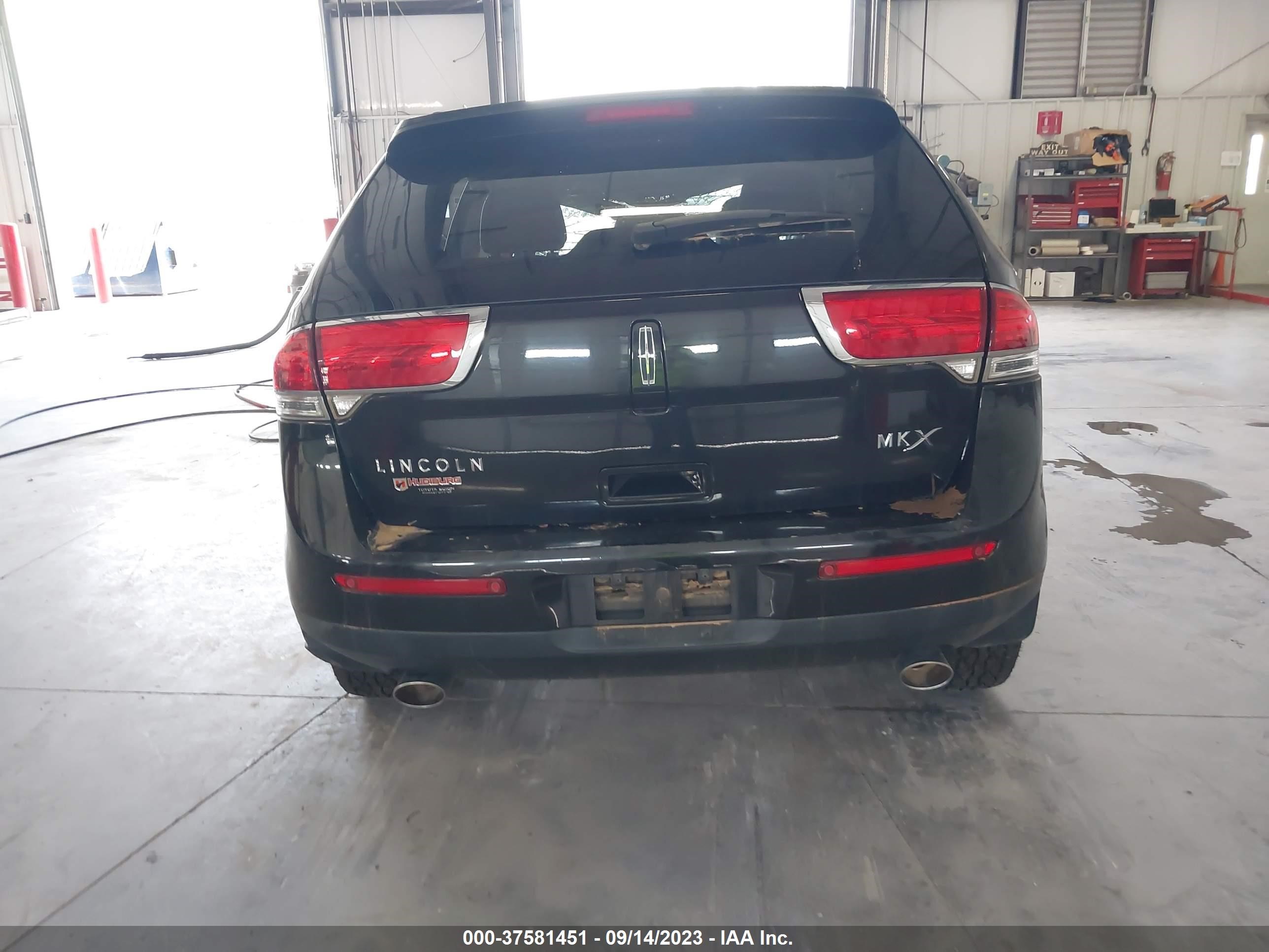 Photo 14 VIN: 2LMDJ6JKXFBL22847 - LINCOLN MKX 