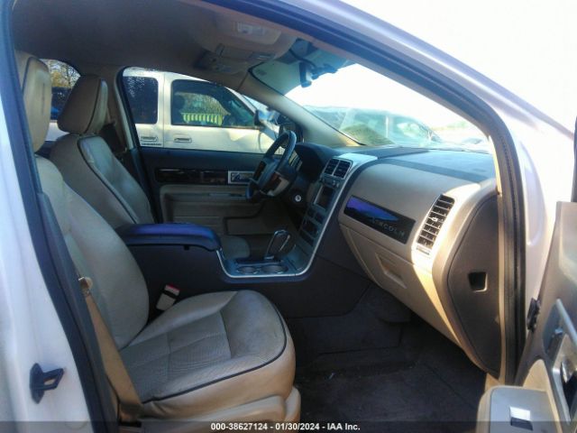 Photo 4 VIN: 2LMDJ8JC1ABJ31119 - LINCOLN MKX 