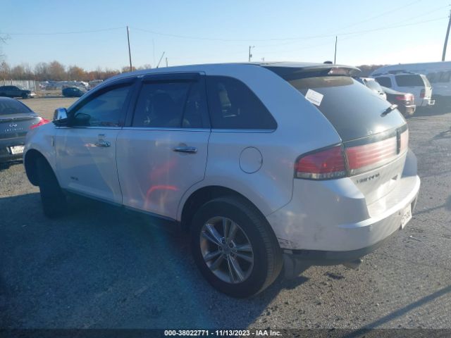 Photo 2 VIN: 2LMDJ8JC2ABJ05466 - LINCOLN MKX 