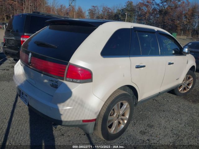 Photo 3 VIN: 2LMDJ8JC2ABJ05466 - LINCOLN MKX 