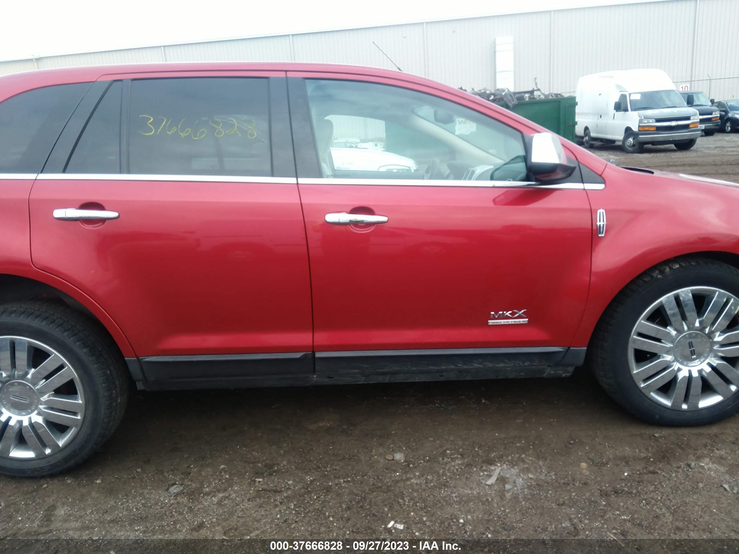 Photo 12 VIN: 2LMDJ8JC3ABJ05766 - LINCOLN MKX 