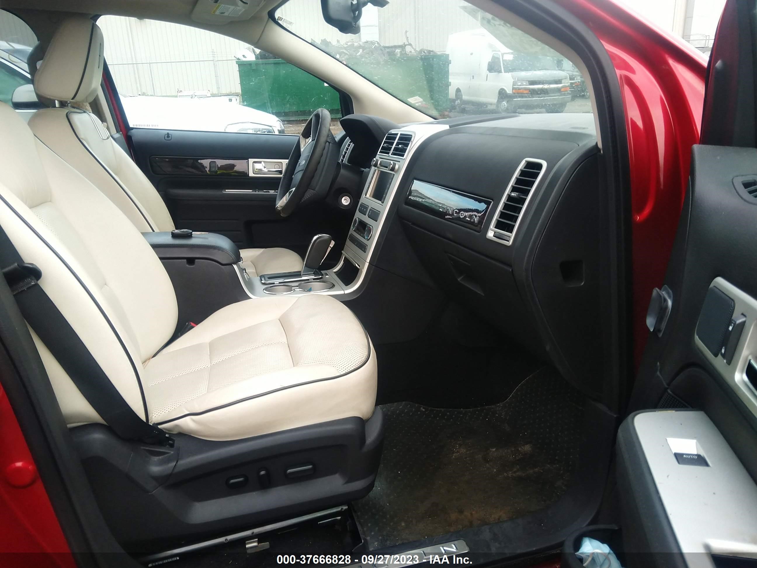 Photo 4 VIN: 2LMDJ8JC3ABJ05766 - LINCOLN MKX 