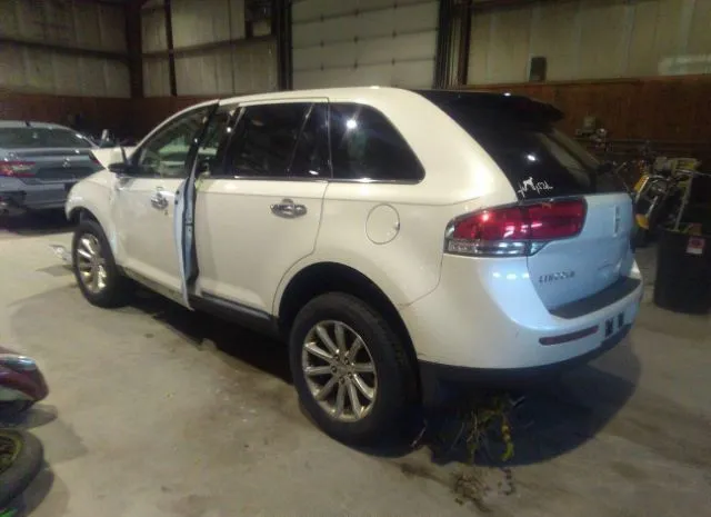 Photo 2 VIN: 2LMDJ8JK0BBJ05359 - LINCOLN MKX 