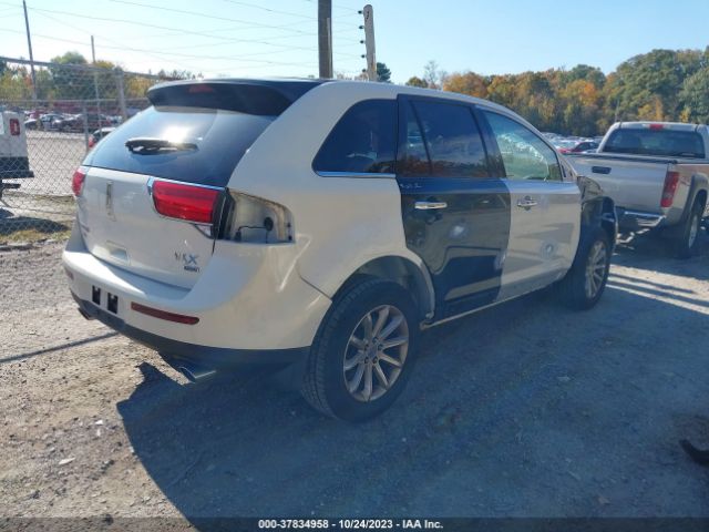 Photo 3 VIN: 2LMDJ8JK0CBL11234 - LINCOLN MKX 