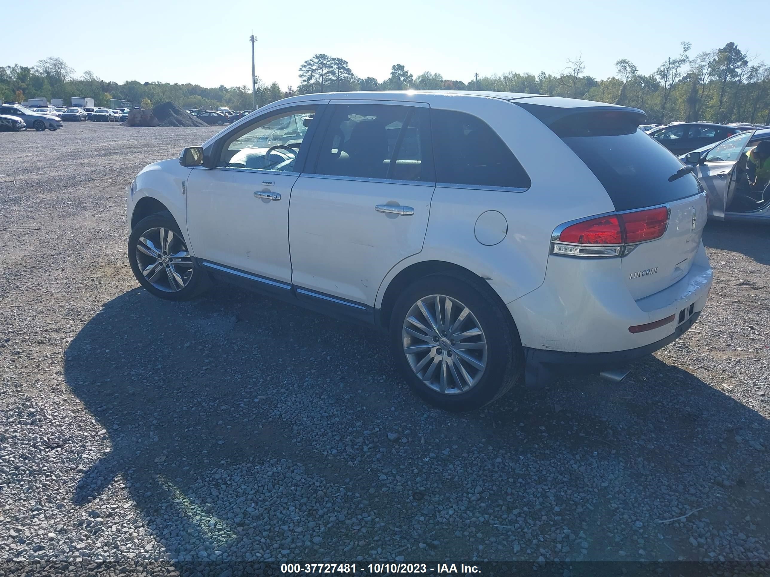 Photo 2 VIN: 2LMDJ8JK0DBL16256 - LINCOLN MKX 