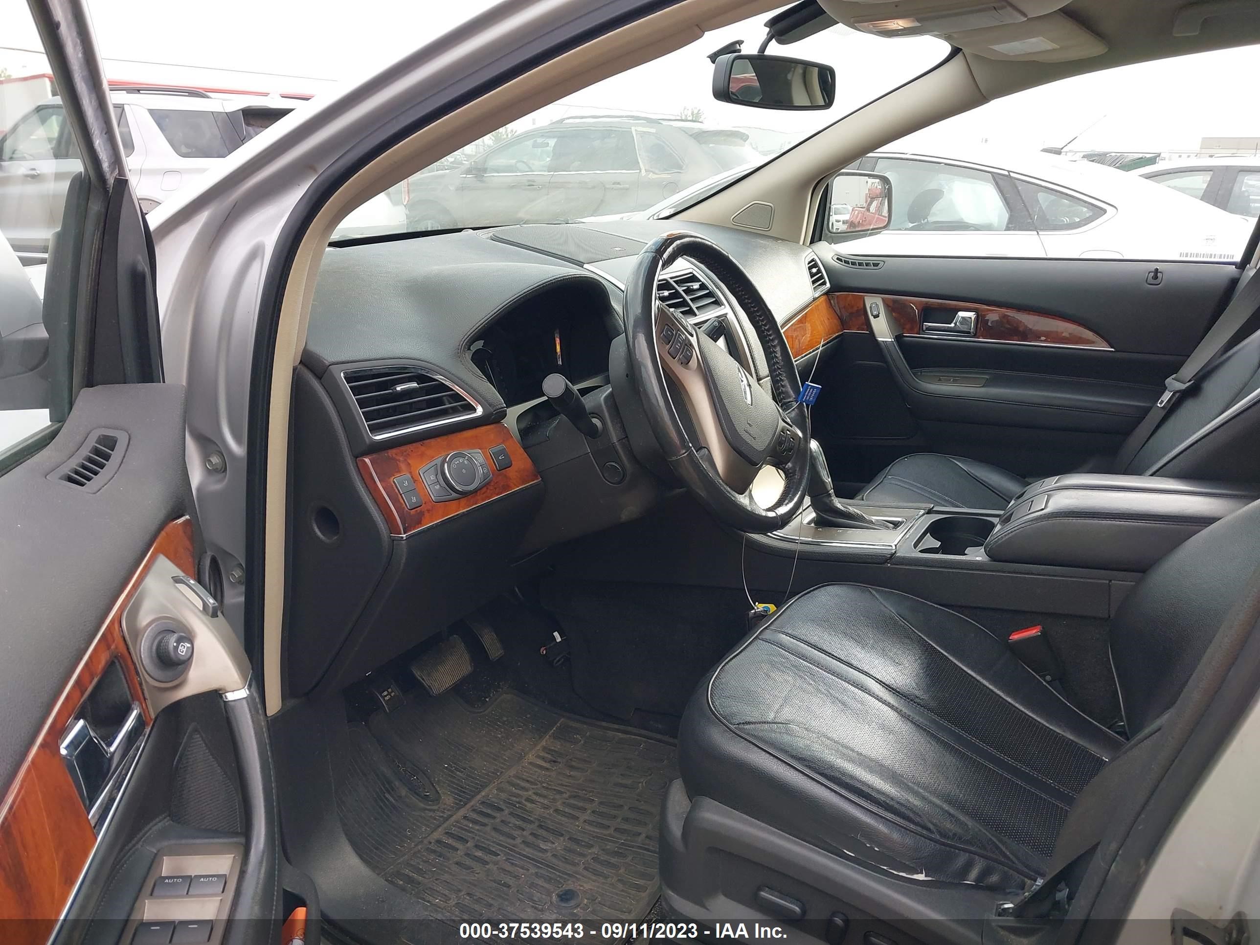 Photo 4 VIN: 2LMDJ8JK1BBJ01319 - LINCOLN MKX 