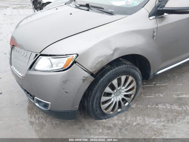 Photo 5 VIN: 2LMDJ8JK1CBL13722 - LINCOLN MKX 