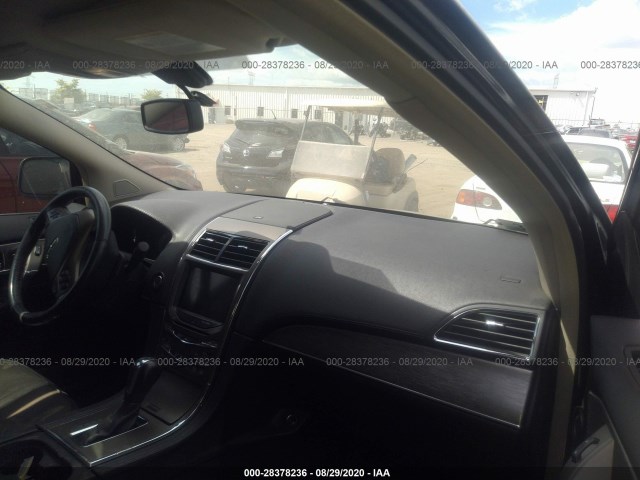 Photo 4 VIN: 2LMDJ8JK2BBJ14032 - LINCOLN MKX 