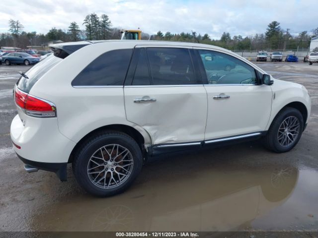 Photo 3 VIN: 2LMDJ8JK2CBL06584 - LINCOLN MKX 