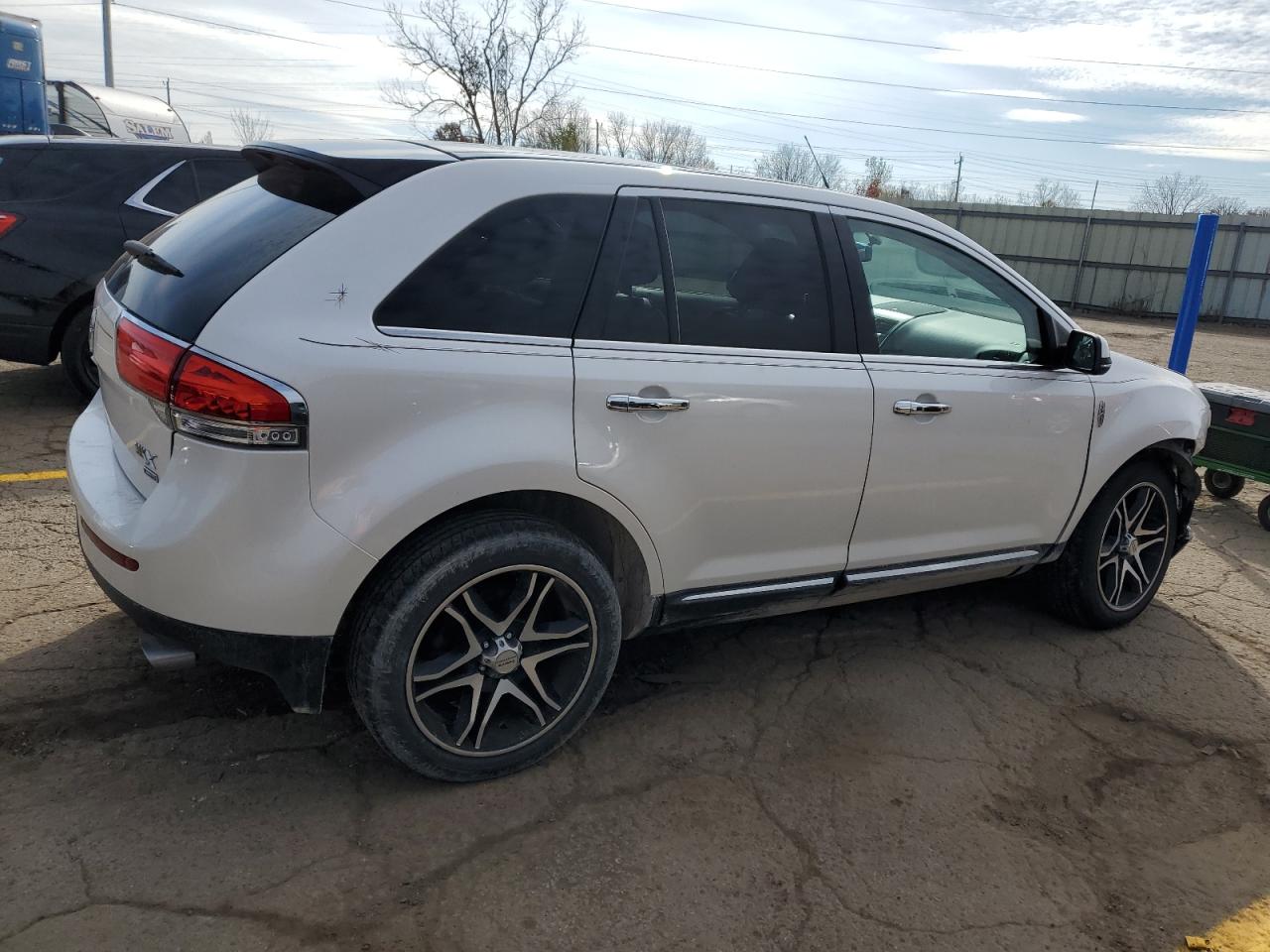 Photo 2 VIN: 2LMDJ8JK2EBL11271 - LINCOLN MKX 