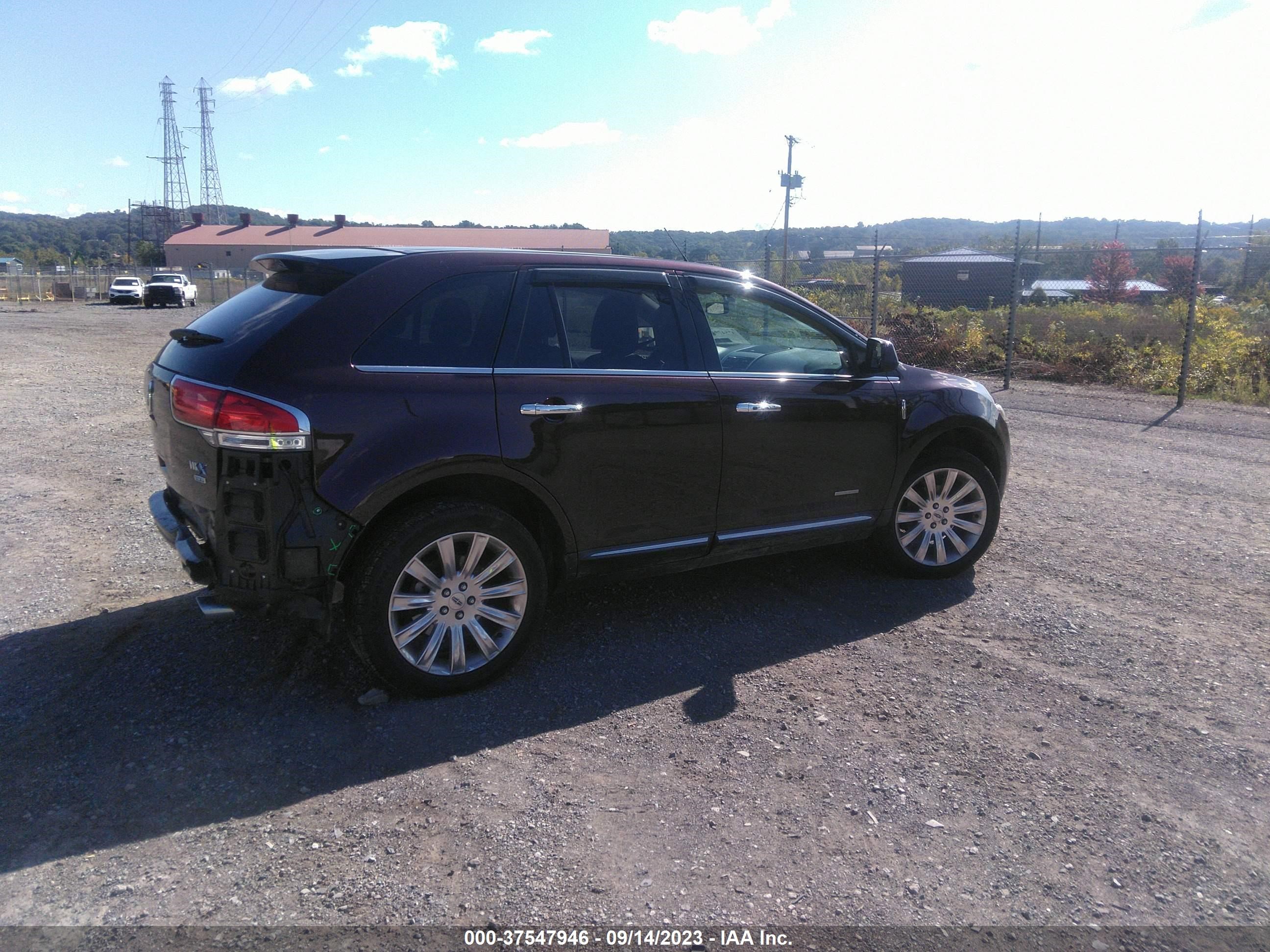 Photo 3 VIN: 2LMDJ8JK3BBJ11706 - LINCOLN MKX 