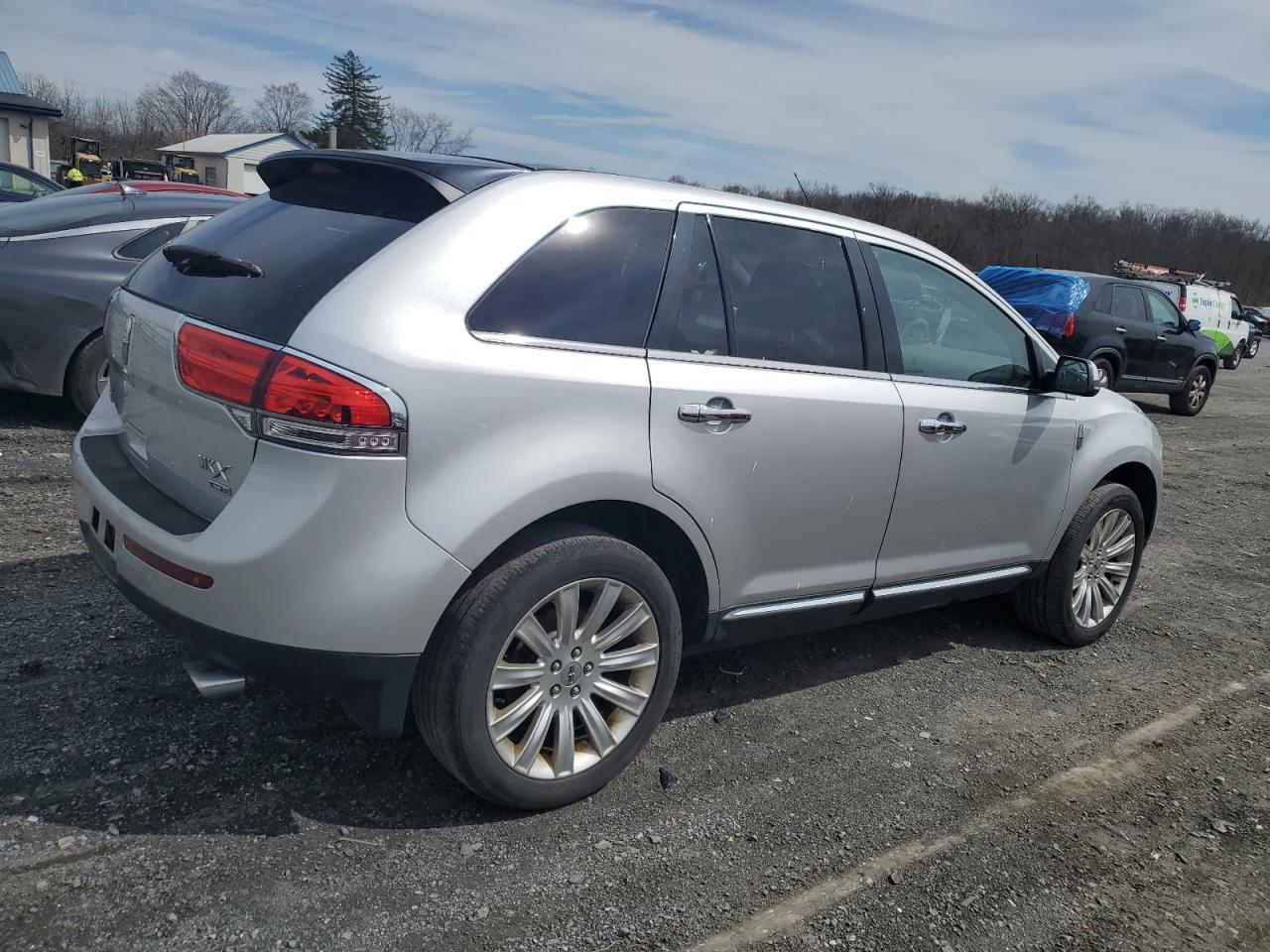 Photo 2 VIN: 2LMDJ8JK3DBL18888 - LINCOLN MKX 