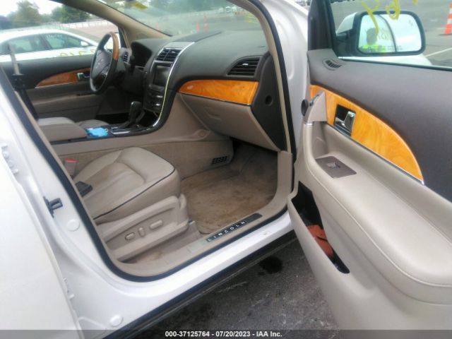 Photo 4 VIN: 2LMDJ8JK3FBL31515 - LINCOLN MKX 