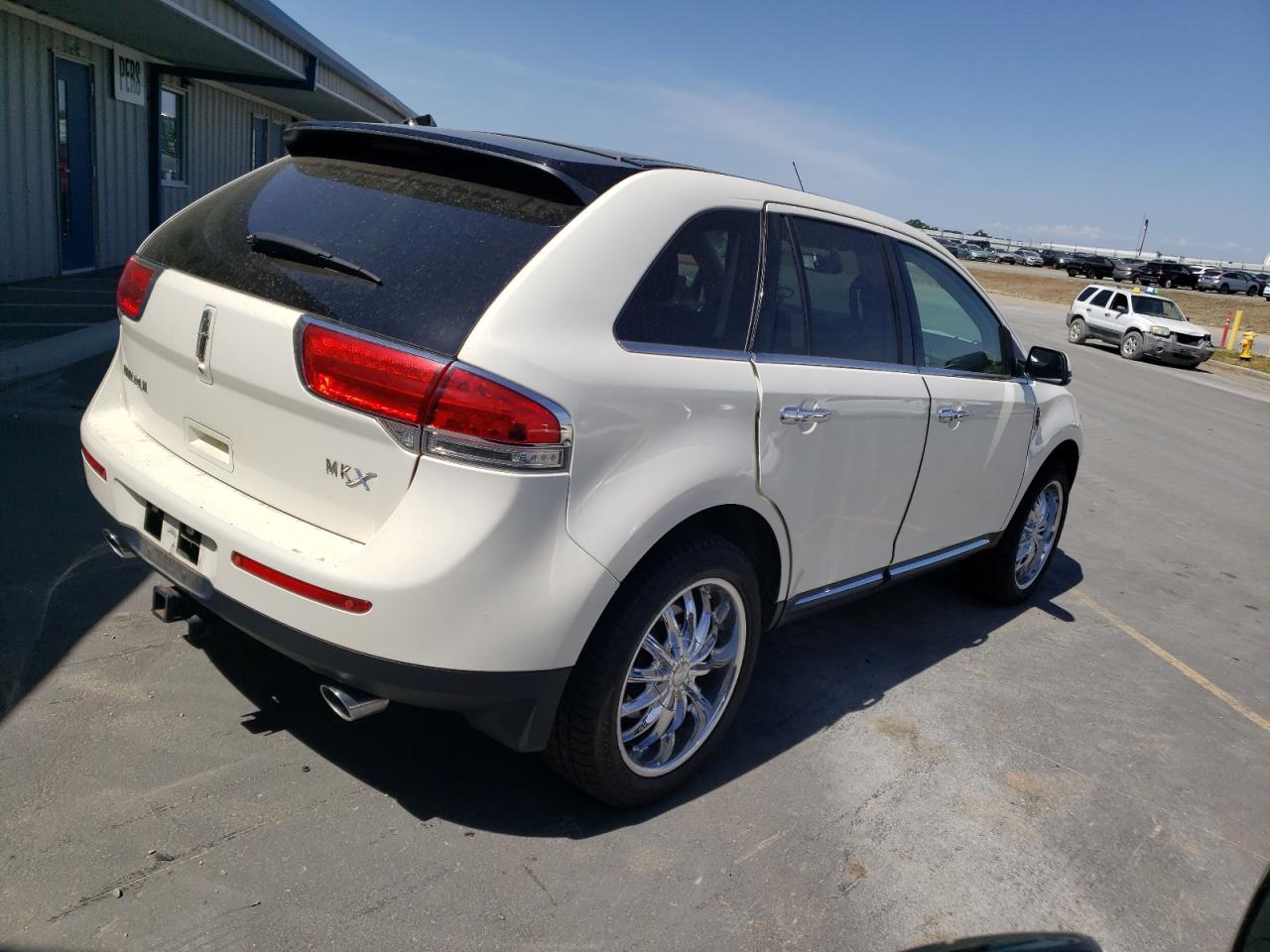 Photo 2 VIN: 2LMDJ8JK4CBL15206 - LINCOLN MKX 