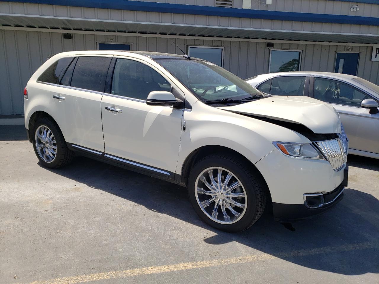 Photo 3 VIN: 2LMDJ8JK4CBL15206 - LINCOLN MKX 