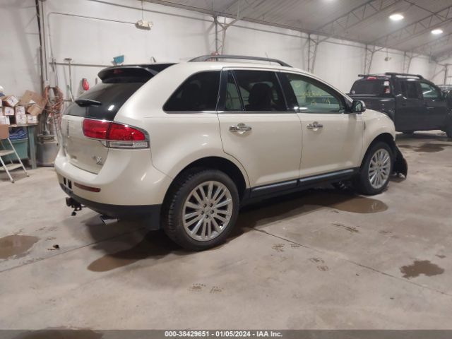 Photo 3 VIN: 2LMDJ8JK4FBL33726 - LINCOLN MKX 