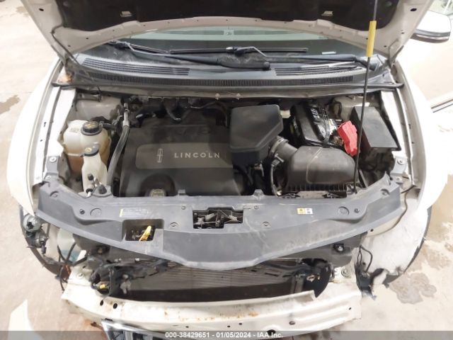 Photo 9 VIN: 2LMDJ8JK4FBL33726 - LINCOLN MKX 