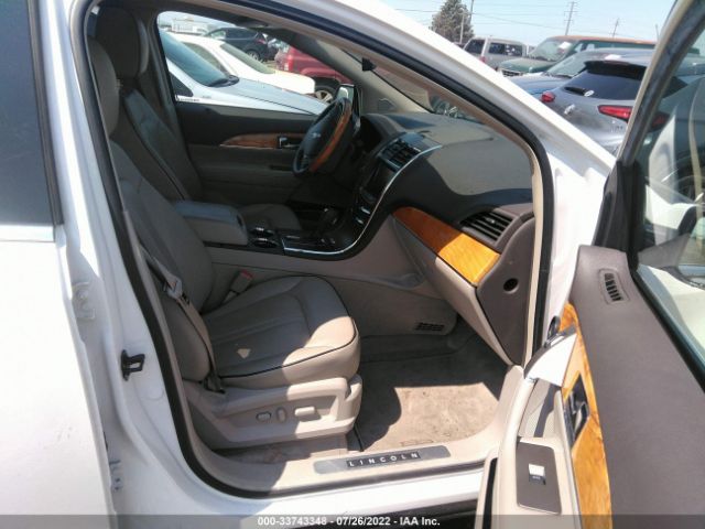 Photo 4 VIN: 2LMDJ8JK4FBL34262 - LINCOLN MKX 