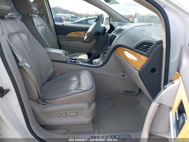 Photo 4 VIN: 2LMDJ8JK5FBL31953 - LINCOLN MKX 