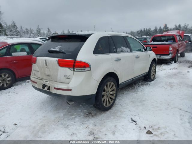 Photo 3 VIN: 2LMDJ8JK6BBJ28077 - LINCOLN MKX 