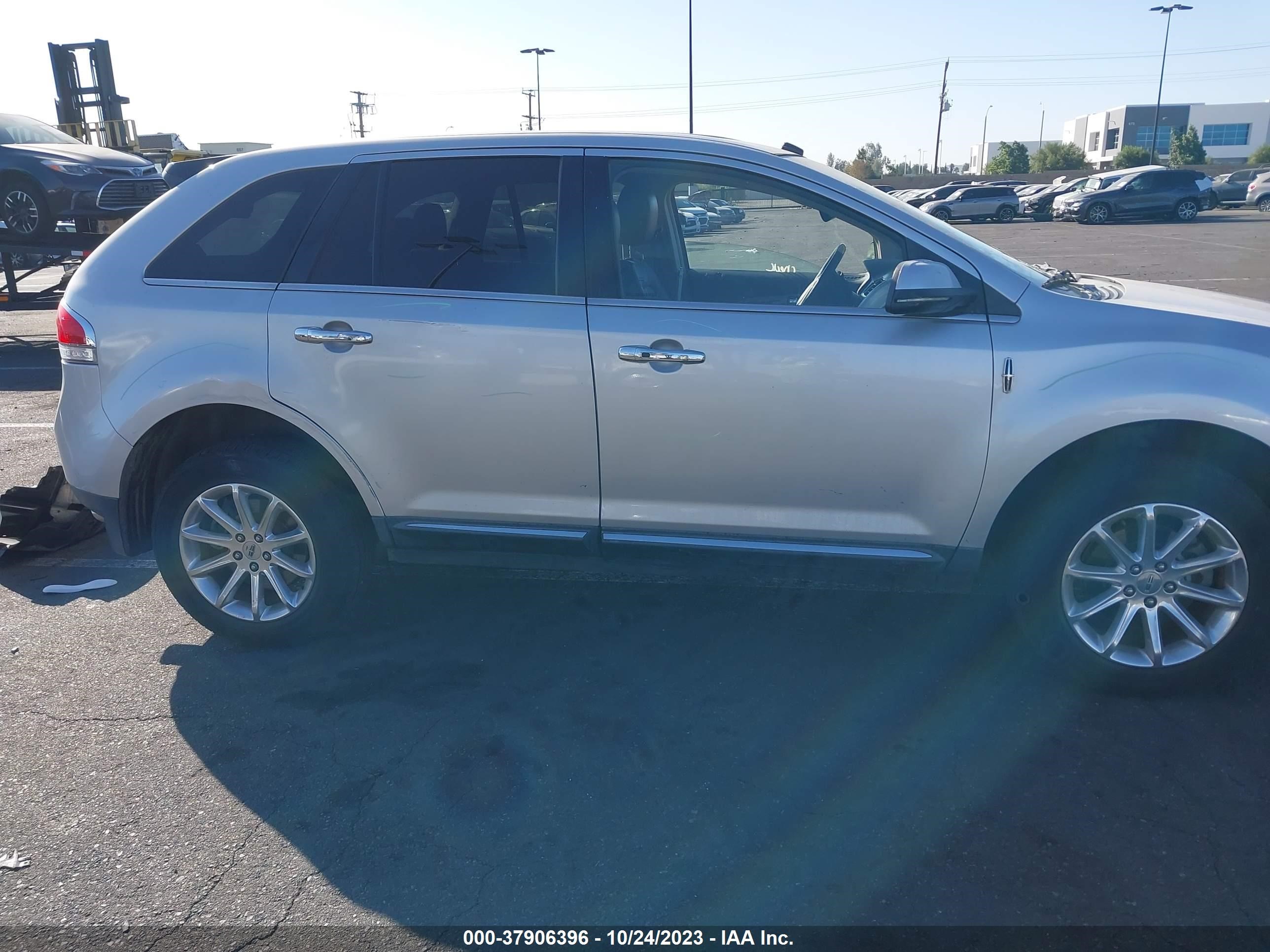 Photo 13 VIN: 2LMDJ8JK6DBL19257 - LINCOLN MKX 