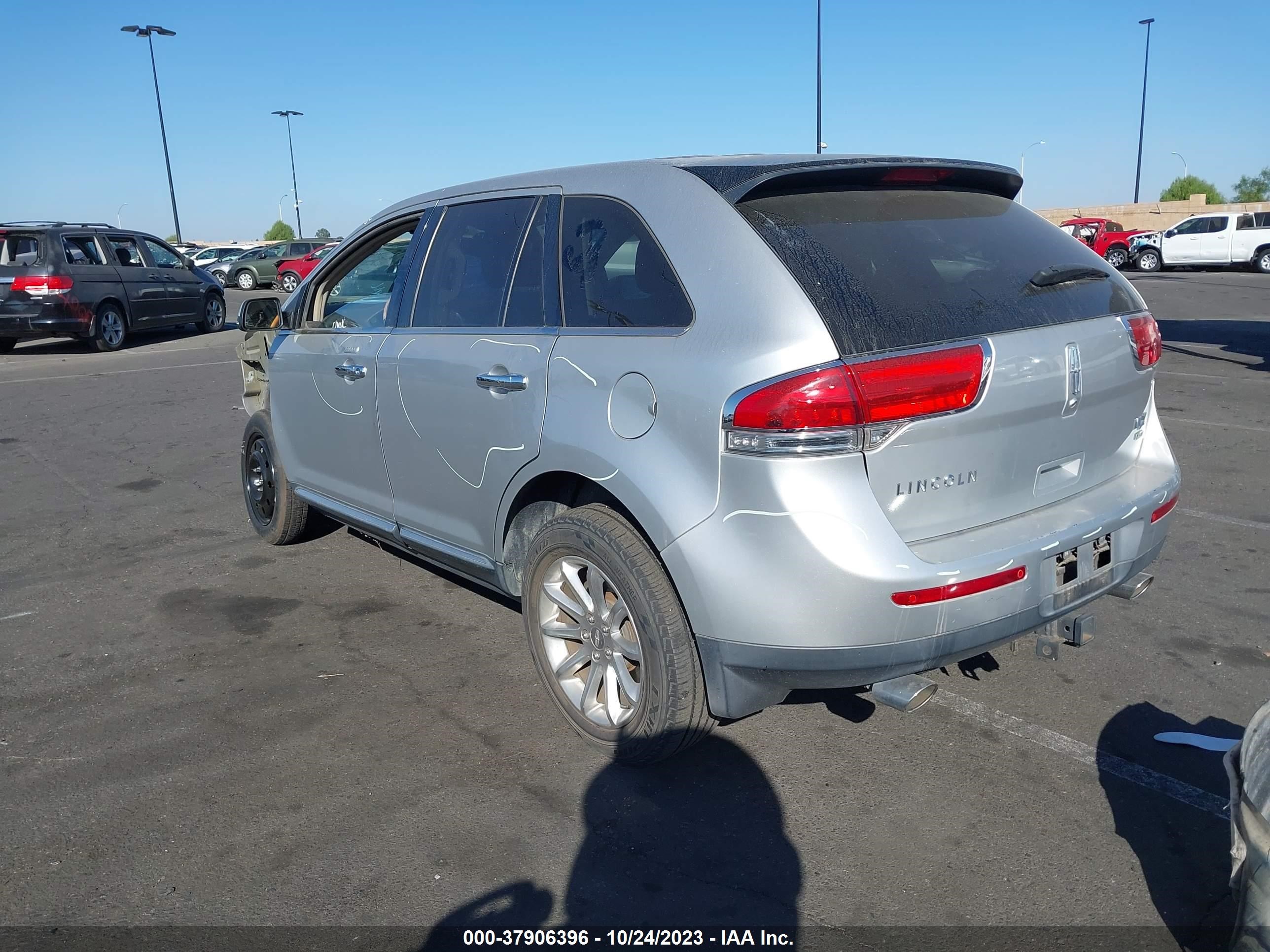 Photo 2 VIN: 2LMDJ8JK6DBL19257 - LINCOLN MKX 