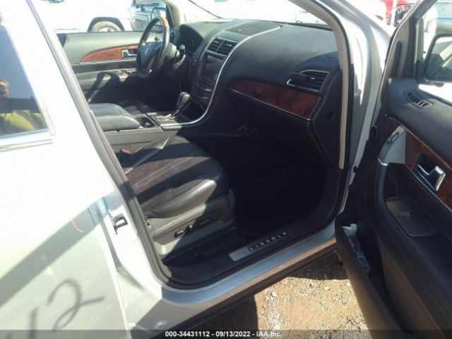 Photo 4 VIN: 2LMDJ8JK7BBJ18271 - LINCOLN MKX 