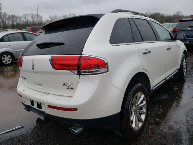 Photo 3 VIN: 2LMDJ8JK7BBJ27987 - LINCOLN MKX 