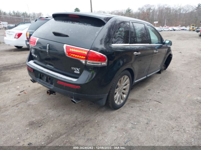 Photo 3 VIN: 2LMDJ8JK7CBL12882 - LINCOLN MKX 