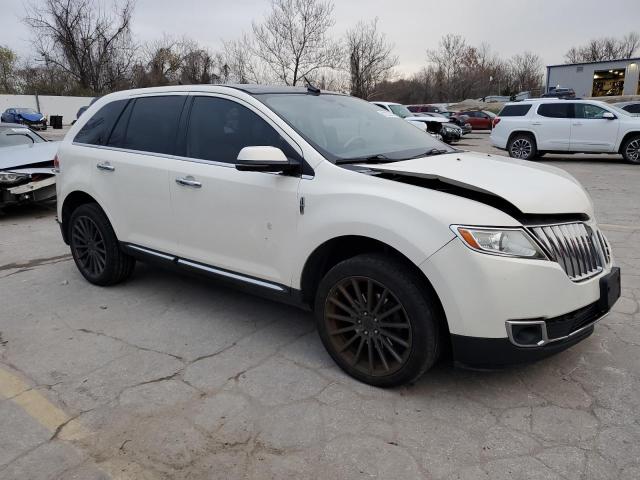 Photo 3 VIN: 2LMDJ8JK7CBL15250 - LINCOLN MKX 