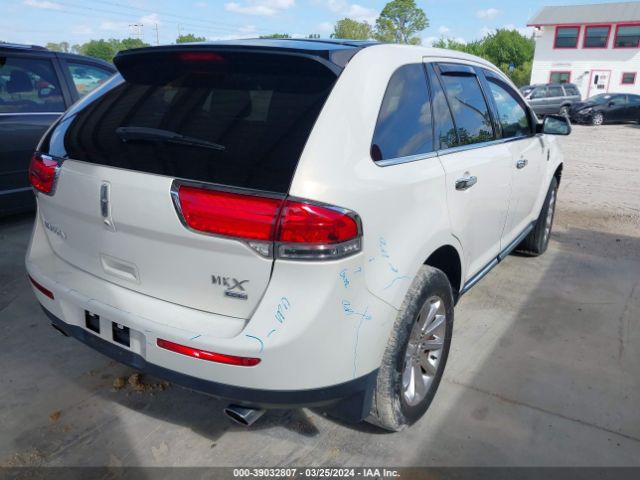 Photo 3 VIN: 2LMDJ8JK7CBL18004 - LINCOLN MKX 