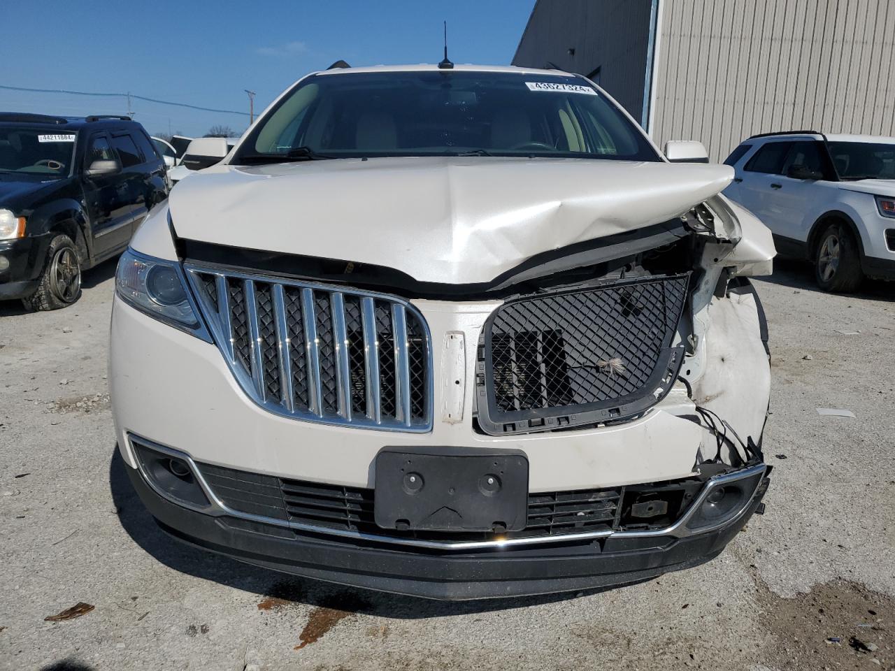 Photo 4 VIN: 2LMDJ8JK7FBL34899 - LINCOLN MKX 