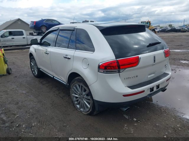 Photo 2 VIN: 2LMDJ8JK8BBJ00345 - LINCOLN MKX 