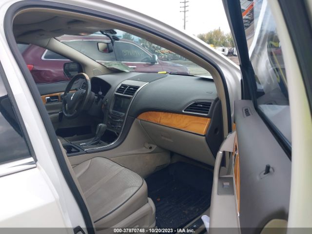 Photo 4 VIN: 2LMDJ8JK8BBJ00345 - LINCOLN MKX 