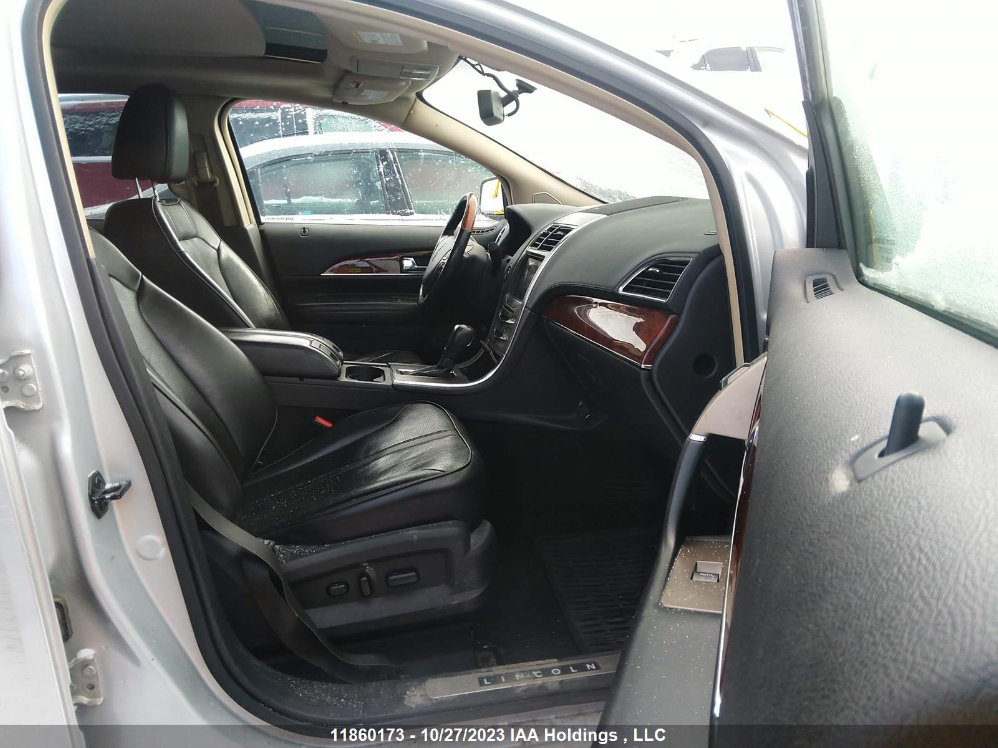 Photo 4 VIN: 2LMDJ8JK8BBJ10695 - LINCOLN MKX 