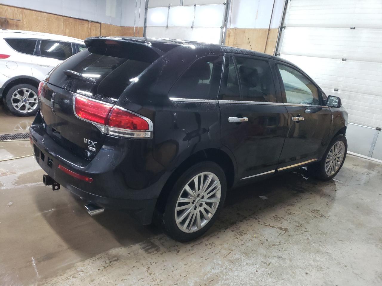 Photo 2 VIN: 2LMDJ8JK8CBL09912 - LINCOLN MKX 