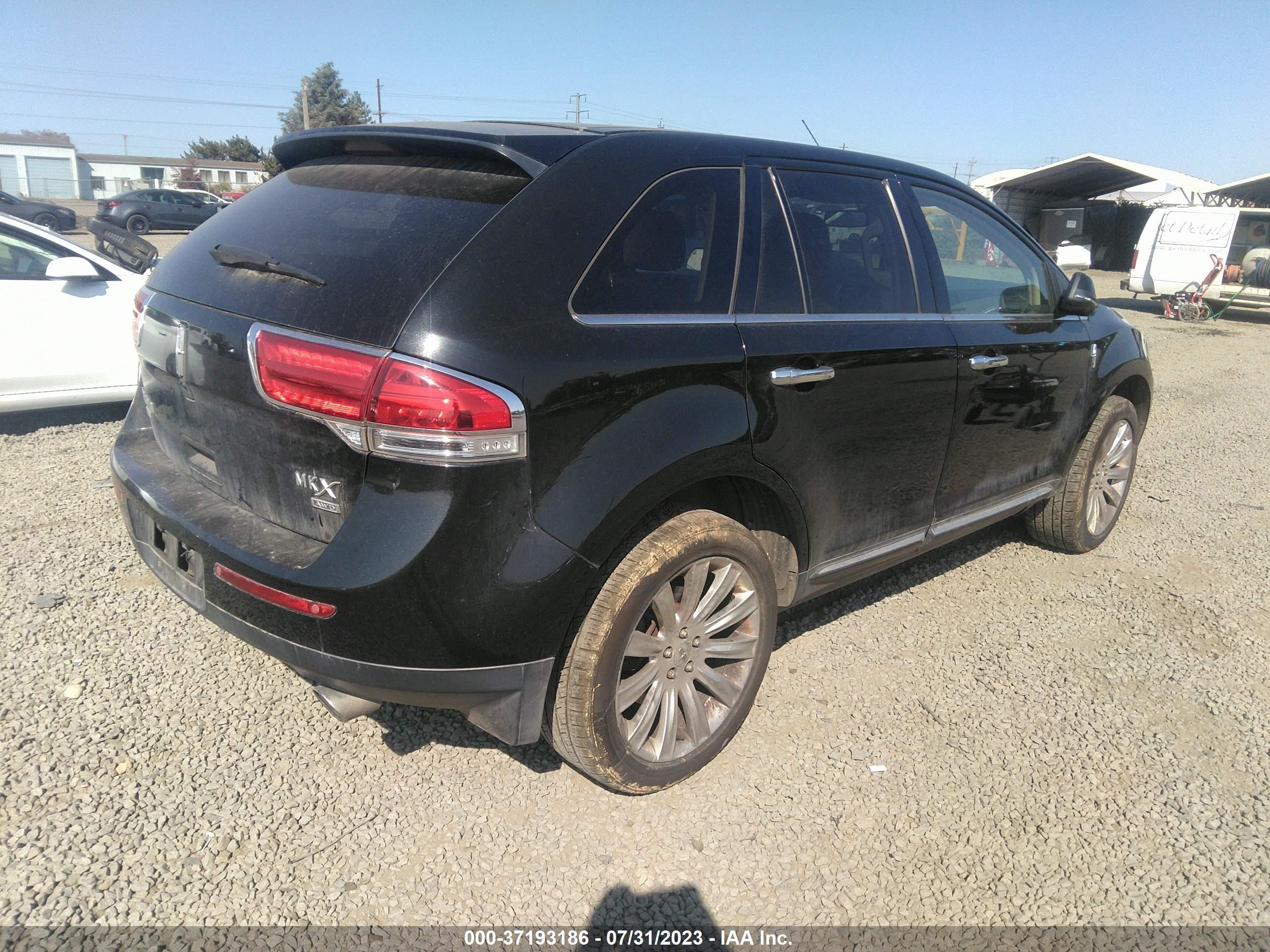 Photo 3 VIN: 2LMDJ8JK8CBL13815 - LINCOLN MKX 