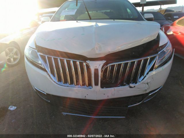 Photo 5 VIN: 2LMDJ8JK8CBL19680 - LINCOLN MKX 